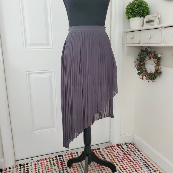 Zara asymmetrical gray pleated skirt - Picture 1 of 5